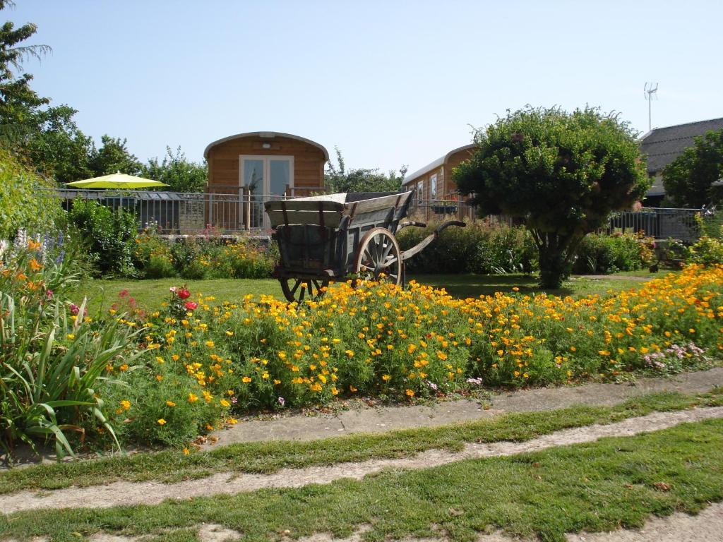 Villa Les Roulottes De Cuzay Roiffé Zimmer foto