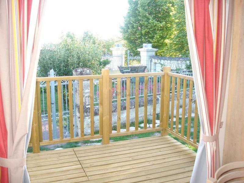 Villa Les Roulottes De Cuzay Roiffé Zimmer foto